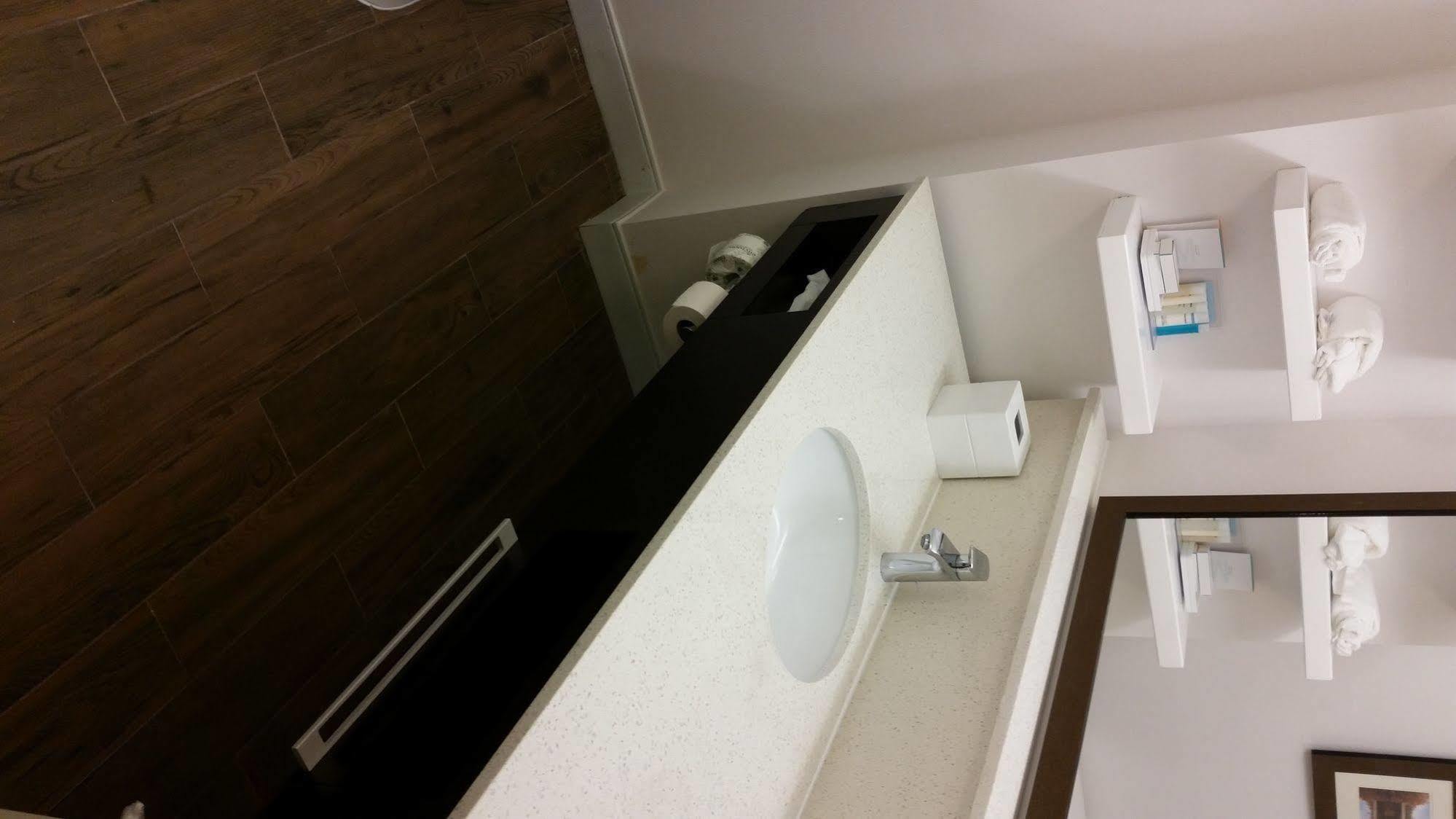Hotel Hampton 3*